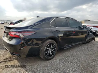 2021 Toyota Camry SE Nightshade with VIN 4T1G11AK6MU497664, listed as a Copart auction lot 44154145 with 32,321 mi miles and Salvage Title. Bid and sale history available at carsss.com. Image 3.