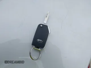 2021 Kia Forte LXS z VIN 3KPF24AD5ME269640, wystawiony jako IAAI lot #41381510 z przebiegiem 107 942 mil mil oraz . Historia ofert i sprzedaży dostępna na DreamBid. Obrazek 11.