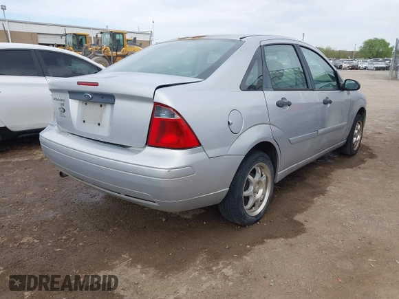 2007 Ford Focus S with VIN 1FAFP34N37W177362, listed as a IAAI auction lot 42024713 with 200,585 mi miles and . Bid and sale history available at DreamBid. Image 4.