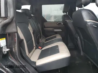2022 Ford Bronco z VIN 1FMEE5DP3NLA95926, wystawiony jako Copart lot #51859265 z przebiegiem 32 215 mil mil oraz Szkoda całkowita • Salvage title. Historia ofert i sprzedaży dostępna na DreamBid. Obrazek 10.