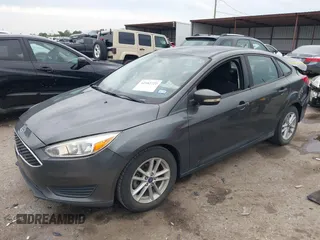 2017 Ford Focus SE z VIN 1FADP3F23HL325751, wystawiony jako IAAI lot #42182722 z przebiegiem 46 119 mil mil oraz . Historia ofert i sprzedaży dostępna na DreamBid. Obrazek 2.