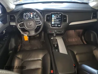 2022 Volvo XC90 Momentum with VIN YV4102PK4N1836707, listed as a Copart auction lot 49228025 with 33,754 mi miles and Clean Title. Bid and sale history available at carsss.com. Image 8.