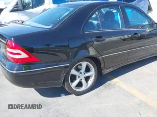 2005 Mercedes-Benz C 230 Kompressor с VIN WDBRF40J75F685297, выставлен на аукционе IAAI как лот 42234956 с пробегом 234 741 миль миль и . История ставок и продаж доступна на DreamBid. Изображение 6.