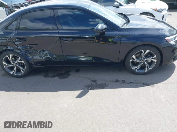 2022 Audi A3 Premium Plus z VIN WAUHUDGY7NA035370, wystawiony jako IAAI lot #42057595 z przebiegiem 47 227 mil mil oraz . Historia ofert i sprzedaży dostępna na DreamBid. Obrazek 14.