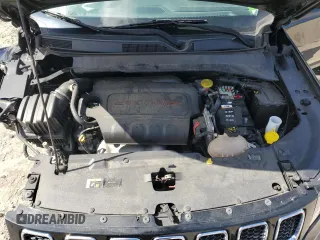 2019 Jeep Compass Latitude z VIN 3C4NJDBB5KT593286, wystawiony jako Copart lot #53249405 z przebiegiem 79 573 mil mil oraz Szkoda całkowita • Salvage title. Historia ofert i sprzedaży dostępna na DreamBid. Obrazek 13.