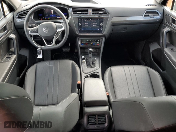2023 Volkswagen Tiguan SE with VIN 3VVNB7AX2PM058818, listed as a Copart auction lot 55518755 with 35,878 mi miles and Salvage title. Bid and sale history available at DreamBid. Image 8.