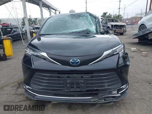 2022 Toyota Sienna XLE with VIN 5TDYRKEC8NS123217, listed as a IAAI auction lot 41904442 with 73,802 mi miles. Bid and sale history available at carsss.com. Image 13.