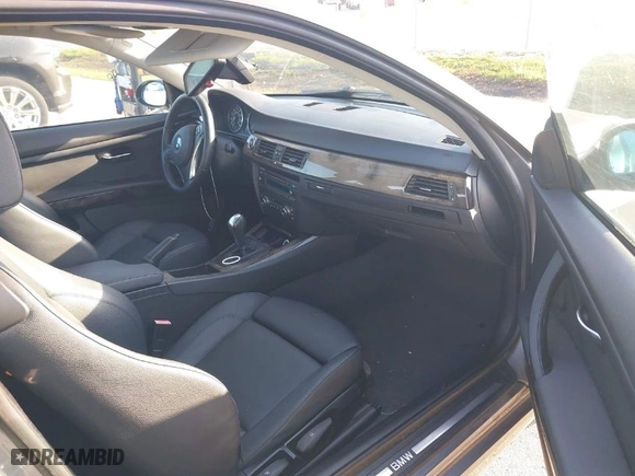 2009 BMW 3 Series 328i with VIN WBAWB33569P137264, listed as a IAAI auction lot 38951216 with 138,173 mi miles. Bid and sale history available at carsss.com. Image 5.