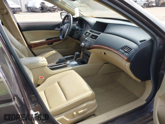 2011 Honda Accord EX-L z VIN 1HGCP3F89BA021080, wystawiony jako IAAI lot #42430059 z przebiegiem 130 265 mil mil oraz . Historia ofert i sprzedaży dostępna na DreamBid. Obrazek 5.