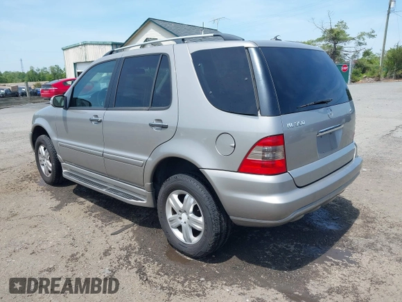 2005 Mercedes-Benz M 350 with VIN 4JGAB57E25A531968, listed as a IAAI auction lot 42152817 with 138,241 mi miles and . Bid and sale history available at DreamBid. Image 3.
