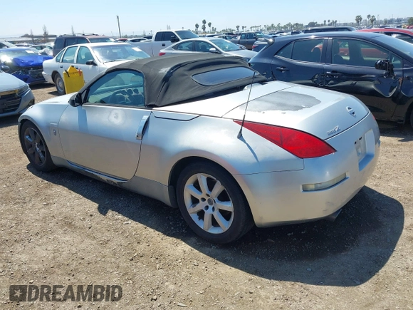 2005 Nissan 350Z Touring with VIN JN1AZ36A85M752320, listed as a IAAI auction lot 42001942 with 174,564 mi miles. Bid and sale history available at carsss.com. Image 3.