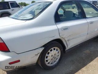 1997 Honda Accord EX с VIN 1HGCD5653VA201234, выставлен на аукционе IAAI как лот 42371208 с пробегом 112 686 миль миль и . История ставок и продаж доступна на DreamBid. Изображение 12.