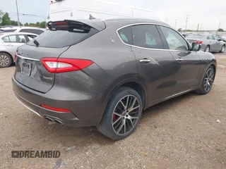 2017 Maserati Levante S с VIN ZN661YUSXHX247660, выставлен на аукционе IAAI как лот 42473374 с пробегом 90 150 миль миль и . История ставок и продаж доступна на DreamBid. Изображение 4.