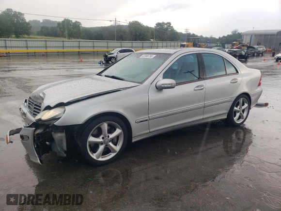 2004 Mercedes-Benz C 320 with VIN WDBRF64J64F511595, listed as a Copart auction lot 62996795 with 113,901 mi miles and Salvage title. Bid and sale history available at DreamBid. Image 1.