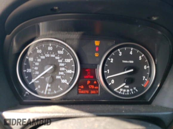 2011 BMW 3 Series 328i with VIN WBAUT9C52BA191581, listed as a Copart auction lot 82901954 with 164,378 mi miles and Clean title. Bid and sale history available at DreamBid. Image 9.