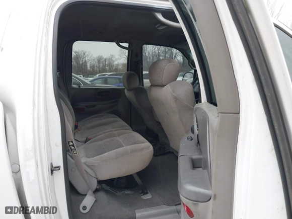 2001 Ford F-150 SuperCrew XLT with VIN 1FTRW07L61KB49220, listed as a IAAI auction lot 41826223 with 281,547 mi miles. Bid and sale history available at carsss.com. Image 8.