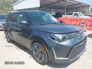 2023 Kia Soul EX with VIN KNDJ33AU5P7196324, listed as a IAAI auction lot 41870556 with 44,213 mi miles. Bid and sale history available at carsss.com. Image 1.