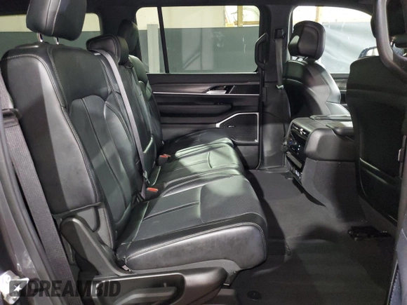 2024 Jeep Wagoneer Series III with VIN 1C4SJSDP9RS174434, listed as a Copart auction lot 62496425 with 39,992 mi miles and Clean title. Bid and sale history available at DreamBid. Image 11.
