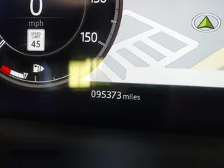 2018 Land Rover Discovery HSE Luxury with VIN SALRT2RV3JA053899, listed as a IAAI auction lot 41051056 with 95,373 mi miles. Bid and sale history available at carsss.com. Image 15.
