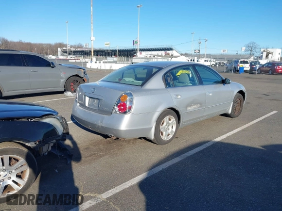 2004 Nissan Altima S with VIN 1N4AL11DX4C147777, listed as a IAAI auction lot 41646134 with 124,023 mi miles. Bid and sale history available at carsss.com. Image 4.