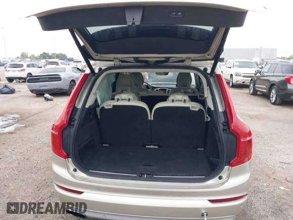 2016 Volvo XC90 T6 Momentum with VIN YV4A22PK7G1078794, listed as a IAAI auction lot 41874698 with 120,256 mi miles. Bid and sale history available at carsss.com. Image 17.