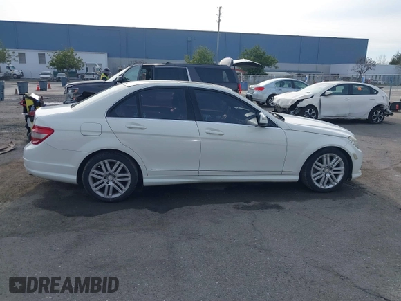 2009 Mercedes-Benz C-Class 3.0L Sport with VIN WDDGF54X49R061724, listed as a IAAI auction lot 41600801 with 91,637 mi miles. Bid and sale history available at carsss.com. Image 13.