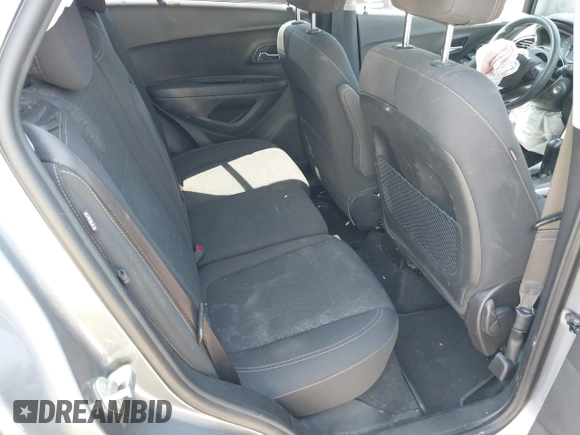 2020 Chevrolet Trax LS z VIN 3GNCJKSB0LL317005, wystawiony jako IAAI lot #39249708 z przebiegiem 59 860 mil mil oraz . Historia ofert i sprzedaży dostępna na DreamBid. Obrazek 8.