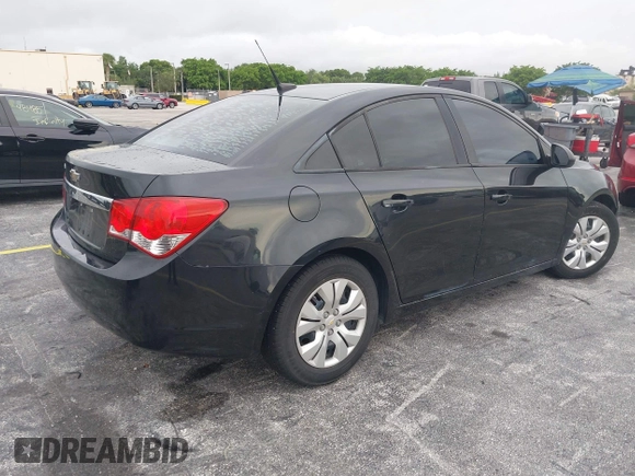 2014 Chevrolet Cruze LS z VIN 1G1PA5SH8E7243705, wystawiony jako IAAI lot #42420419 z przebiegiem 178 013 mil mil oraz . Historia ofert i sprzedaży dostępna na DreamBid. Obrazek 4.