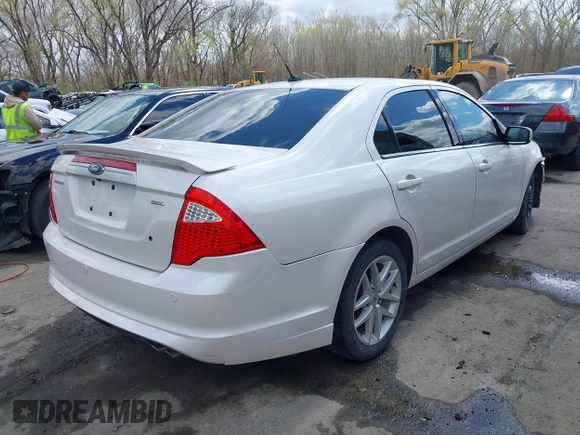 2010 Ford Fusion SEL with VIN 3FAHP0JA8AR129486, listed as a IAAI auction lot 41878346 with 137,983 mi miles. Bid and sale history available at carsss.com. Image 4.