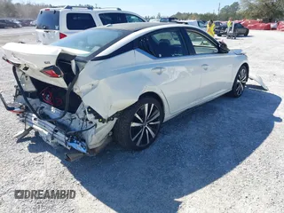 2020 Nissan Altima SR with VIN 1N4BL4CV7LC271886, listed as a IAAI auction lot 41824787 with 68,989 mi miles and . Bid and sale history available at carsss.com. Image 4.