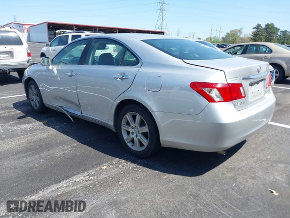 2008 Lexus ES 350 with VIN JTHBJ46G982221631, listed as a IAAI auction lot 41931159 with 303,492 mi miles. Bid and sale history available at carsss.com. Image 3.