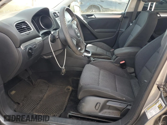 2012 Volkswagen Golf z VIN WVWDB7AJ3CW318563, wystawiony jako Copart lot #53834445 z przebiegiem Nie podano mil oraz Czysty tytuł • Clean title. Historia ofert i sprzedaży dostępna na DreamBid. Obrazek 7.