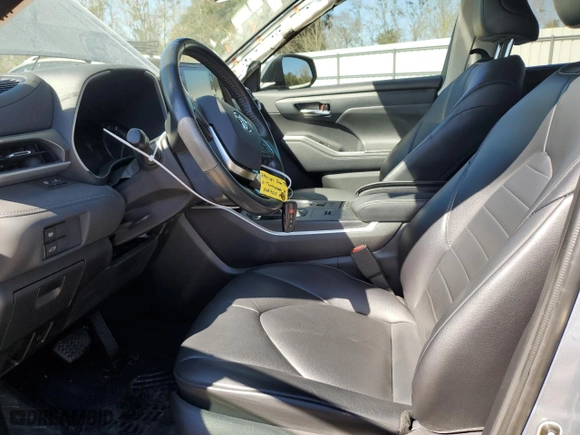2021 Toyota Highlander XLE with VIN 5TDGZRAH9MS080656, listed as a Copart auction lot 47104595 with 55,616 mi miles and Salvage Title. Bid and sale history available at carsss.com. Image 7.