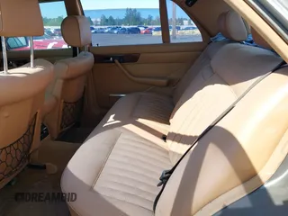 1986 Mercedes-Benz 420 Series 420SEL with VIN WDBCA35D9GA209179, listed as a IAAI auction lot 42081253 with 141,249 mi miles. Bid and sale history available at carsss.com. Image 8.