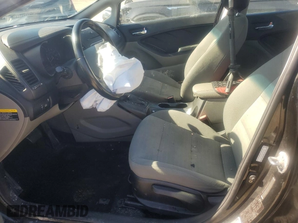 2016 Kia Forte EX z VIN KNAFX4A8XG5506110, wystawiony jako Copart lot #46479815 z przebiegiem 80 833 mil mil oraz Szkoda całkowita • Salvage title. Historia ofert i sprzedaży dostępna na DreamBid. Obrazek 7.