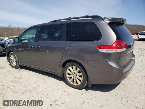 2013 Toyota Sienna XLE with VIN 5TDDK3DC0DS053561, listed as a Copart auction lot 53786685 with 332,714 mi miles and Clean Title. Bid and sale history available at DreamBid. Image 2.