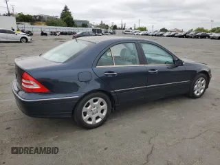 2005 Mercedes-Benz C 240 z VIN WDBRF61J75A775542, wystawiony jako Copart lot #52990205 z przebiegiem 79 815 mil mil oraz Szkoda całkowita • Salvage title. Historia ofert i sprzedaży dostępna na DreamBid. Obrazek 3.