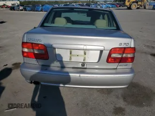 2000 Volvo S70 z VIN YV1LS56D0Y2652397, wystawiony jako Copart lot #77915954 z przebiegiem 178 061 mil mil oraz Szkody całkowita. Historia ofert i sprzedaży dostępna na DreamBid. Obrazek 6.