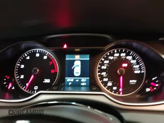 2015 Audi A4 Premium Plus with VIN WAUFFAFL2FN018024, listed as a IAAI auction lot 41364003 with 62,148 mi miles. Bid and sale history available at carsss.com. Image 7.
