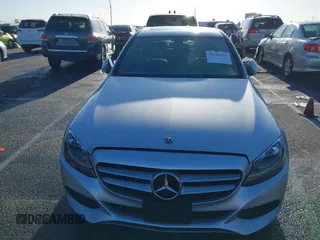 2018 Mercedes-Benz C 300 z VIN 55SWF4JB3JU269143, wystawiony jako IAAI lot #39140356 z przebiegiem 37 051 mil mil oraz . Historia ofert i sprzedaży dostępna na DreamBid. Obrazek 12.