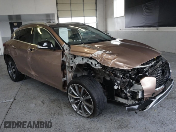 2017 Infiniti QX30 Premium z VIN SJKCH5CR6HA023217, wystawiony jako Copart lot #59604925 z przebiegiem 62 281 mil mil oraz Czysty tytuł • Clean title. Historia ofert i sprzedaży dostępna na DreamBid. Obrazek 1.