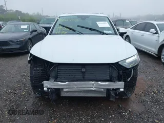 2023 Audi Q5 S line Premium Plus z VIN WA1EAAFY9P2089095, wystawiony jako IAAI lot #42263035 z przebiegiem 10 279 mil mil oraz . Historia ofert i sprzedaży dostępna na DreamBid. Obrazek 12.