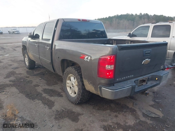 2008 Chevrolet Silverado 1500 LT w/1LT with VIN 2GCEK13J181332863, listed as a IAAI auction lot 41178201 with 181,726 mi miles. Bid and sale history available at carsss.com. Image 3.