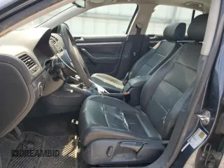 2005 Volkswagen Jetta 2.5L z VIN 3VWSF71K75M631829, wystawiony jako Copart lot #60106015 z przebiegiem 212 408 mil mil oraz Szkoda całkowita • Salvage title. Historia ofert i sprzedaży dostępna na DreamBid. Obrazek 7.