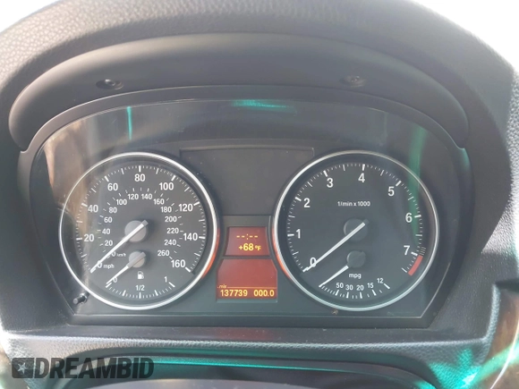 2008 BMW 3 Series 328xi с VIN WBAVC935X8K044268, выставлен на аукционе IAAI как лот 42116630 с пробегом 137 739 миль миль и . История ставок и продаж доступна на DreamBid. Изображение 7.
