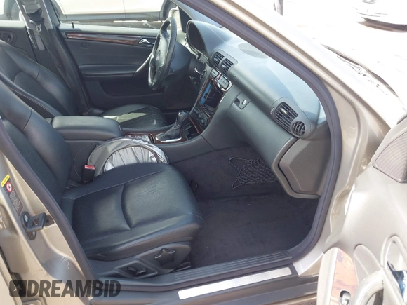 2003 Mercedes-Benz C 240 с VIN WDBRF61J03A455895, выставлен на аукционе IAAI как лот 42478695 с пробегом 188 624 миль миль и . История ставок и продаж доступна на DreamBid. Изображение 5.