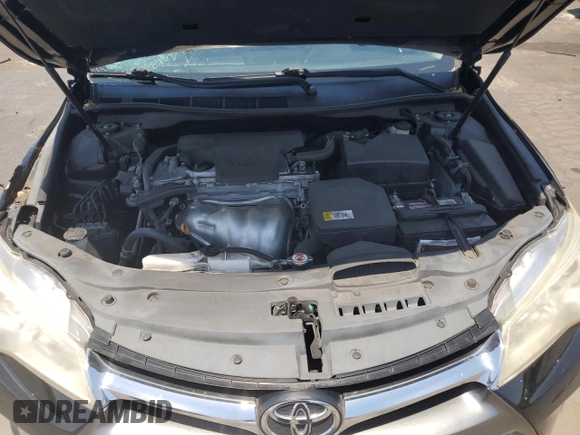 2017 Toyota Camry XLE z VIN 4T1BF1FK1HU781648, wystawiony jako Copart lot #57141715 z przebiegiem 70 437 mil mil oraz Szkoda całkowita • Salvage title. Historia ofert i sprzedaży dostępna na DreamBid. Obrazek 11.