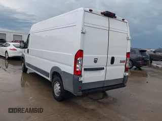 2017 Ram ProMaster Cargo z VIN 3C6TRVDG0HE510415, wystawiony jako IAAI lot #42039265 z przebiegiem 183 670 mil mil oraz . Historia ofert i sprzedaży dostępna na DreamBid. Obrazek 3.
