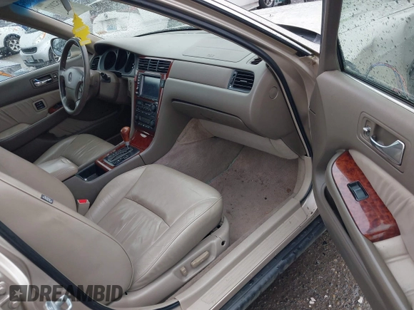 2000 Acura RL w/Navigation System with VIN JH4KA9662YC001438, listed as a IAAI auction lot 41522017 with 169,129 mi miles. Bid and sale history available at carsss.com. Image 5.