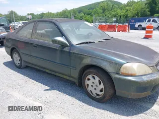 1996 Honda Civic EX z VIN 1HGEJ8244TL067996, wystawiony jako IAAI lot #42437675 z przebiegiem 148 109 mil mil oraz . Historia ofert i sprzedaży dostępna na DreamBid. Obrazek 1.